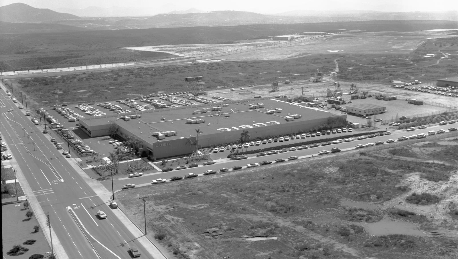 Mission Valley Mall on it's Opening Day in 1961 : r/sandiego
